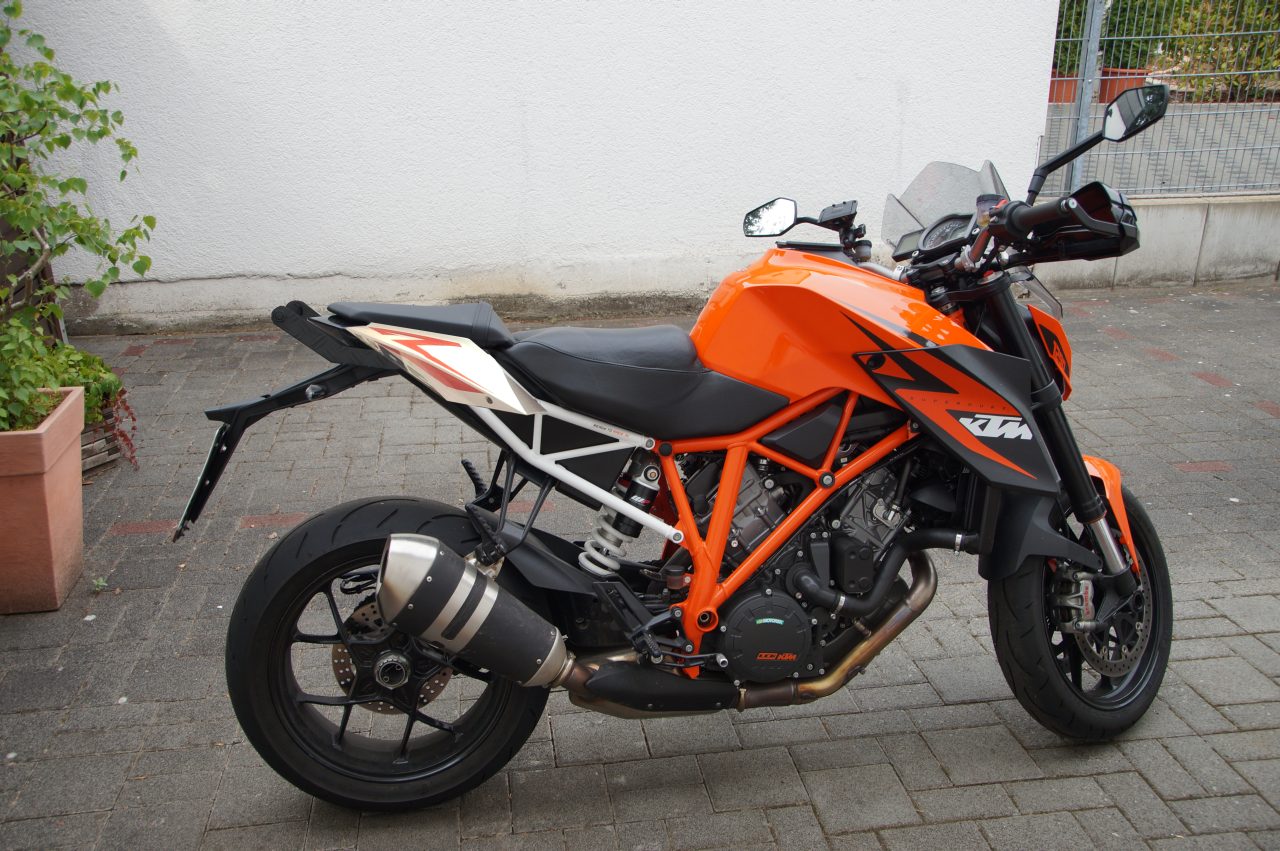 Bild  15 wird geladen, bitte warten...