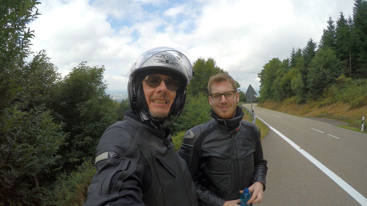 Bild  3 wird geladen, bitte warten...