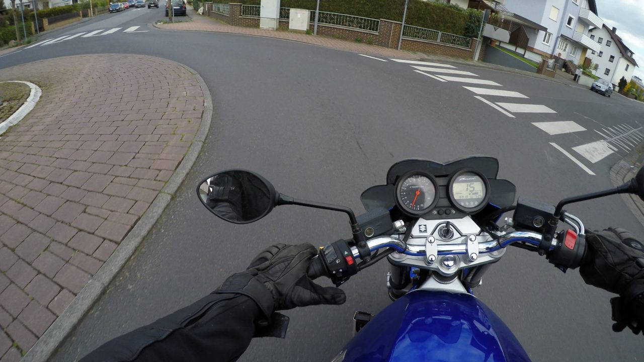 Bild  03 wird geladen, bitte warten...