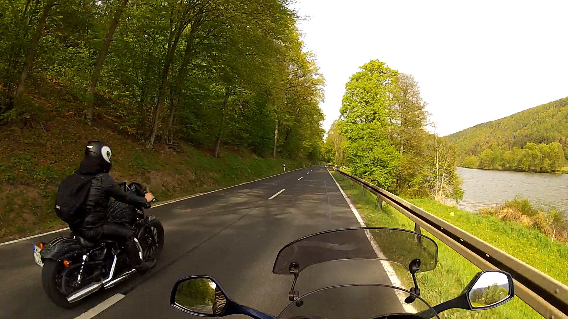 Bild  10 wird geladen, bitte warten...