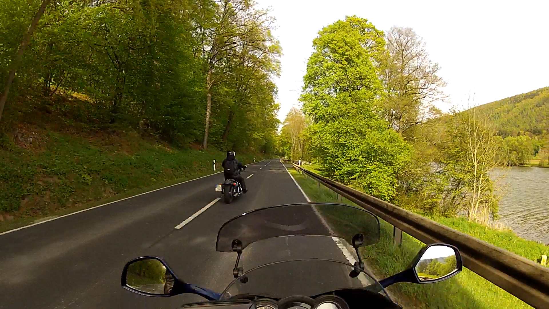 Bild  15 wird geladen, bitte warten...