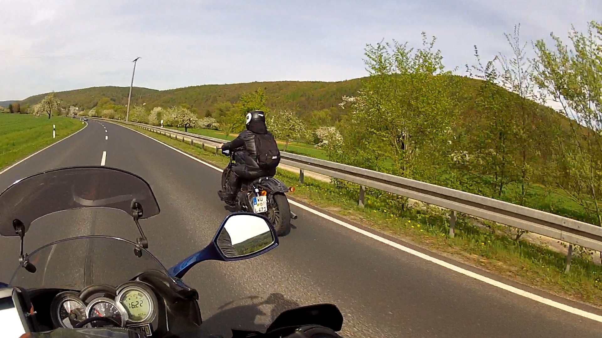 Bild  29 wird geladen, bitte warten...