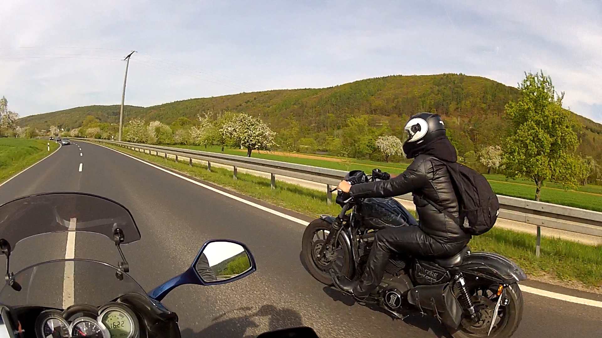 Bild  34 wird geladen, bitte warten...