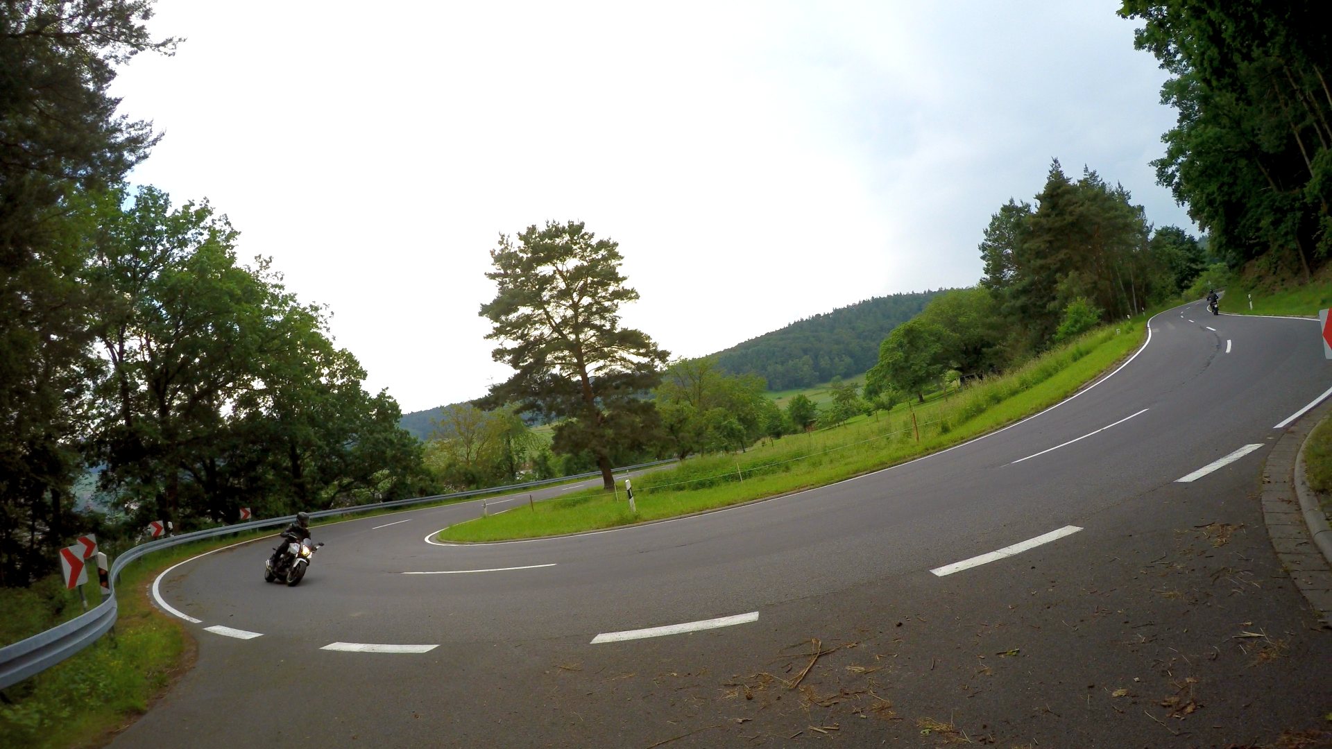 Bild  2016-06-05-22 wird geladen, bitte warten...